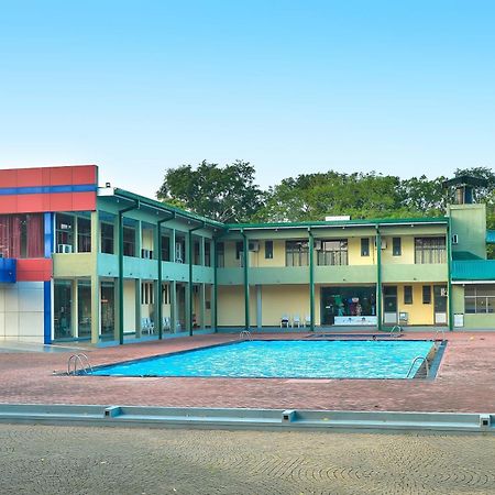 Hotel Gunners Club à Minneriya Extérieur photo